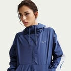 Nike W Nsw Essntl Uv Wvn Jkt Hd image number null