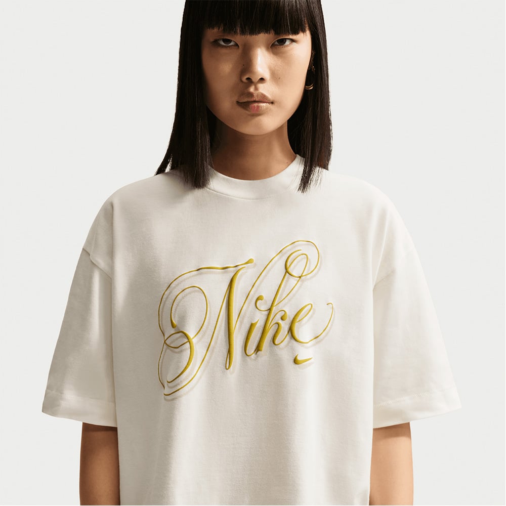 Nike W Nsw Ss Tee Boxy Script image number null