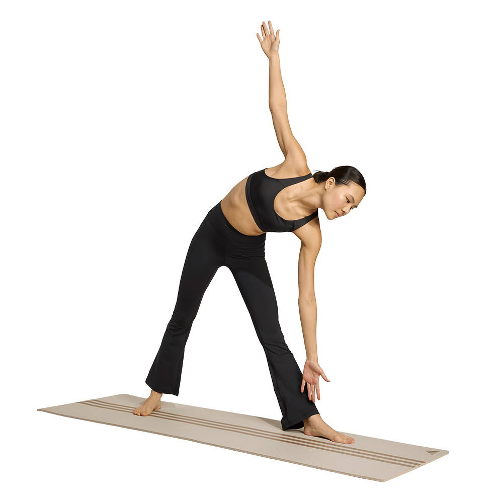 Mallas Adidas All Me Essentials Acampanadas Corte Alto image number null