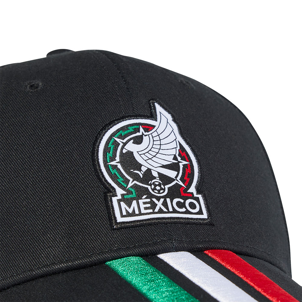 Gorra Adidas Selecci&oacute;n Nacional de M&eacute;xico 26 con 3 STRIPES image number null