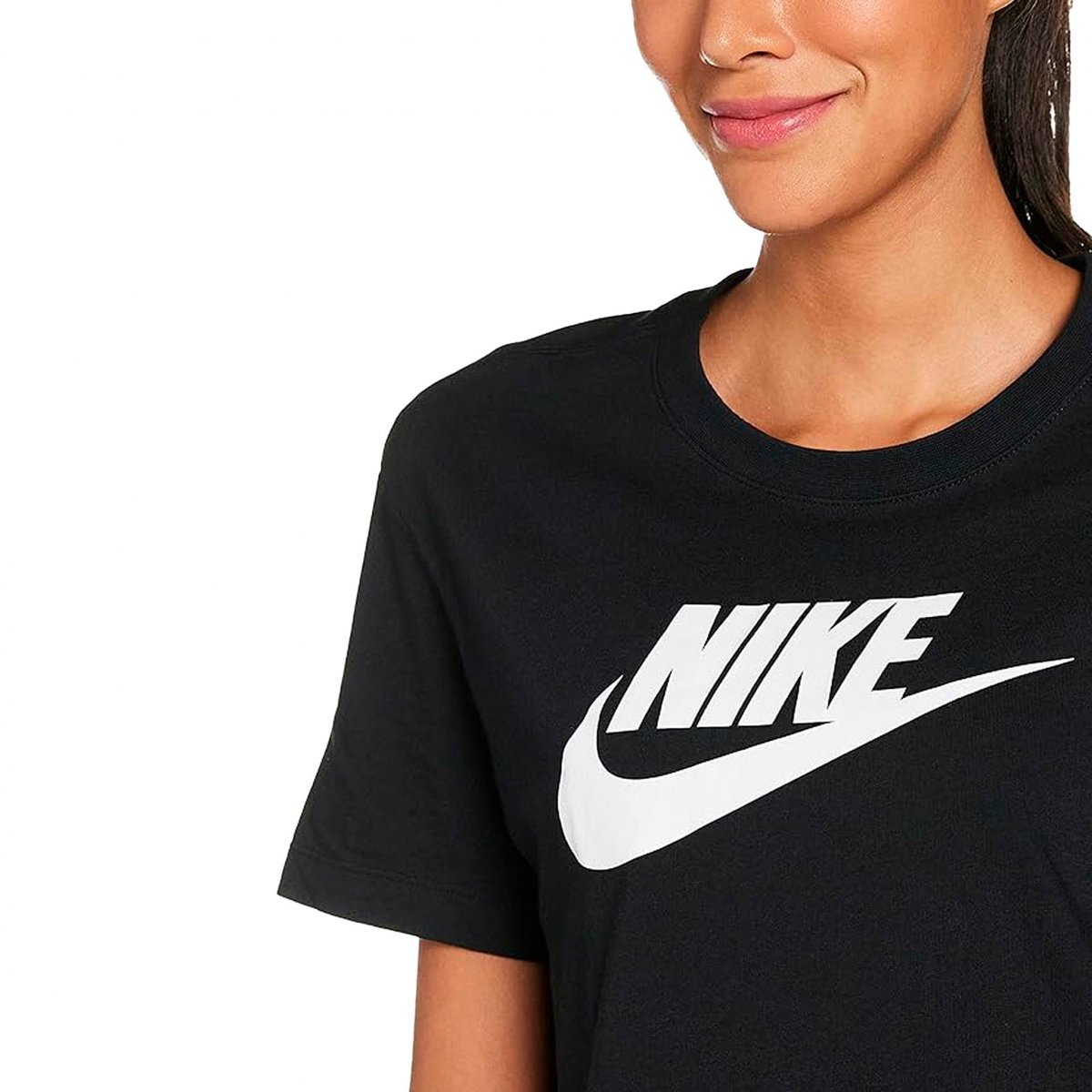 Playera Nike Sportswear Essential image number null