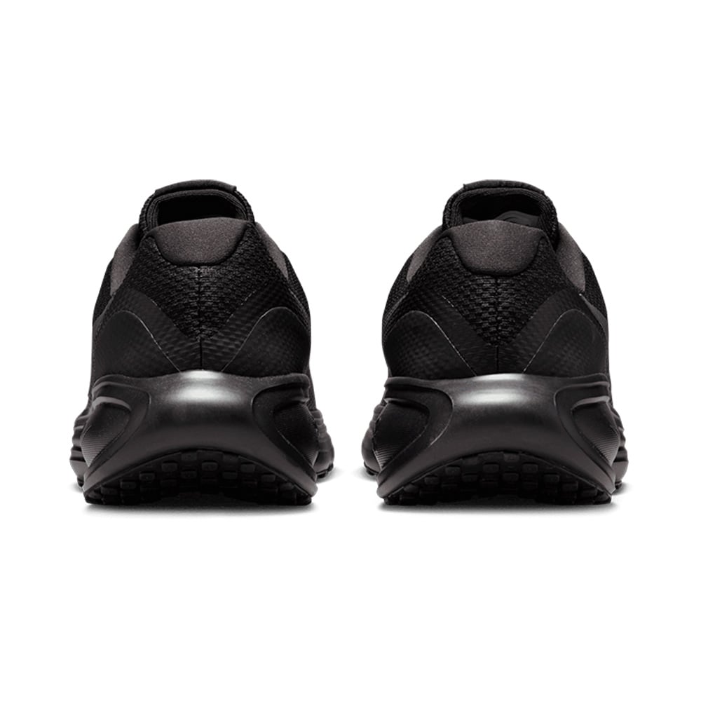 Nike Revolution 8  